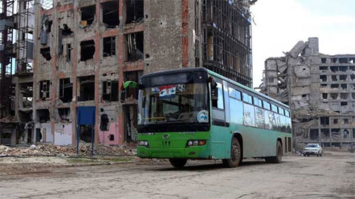 un autobus para evacuar terroristas en Alepo oriental